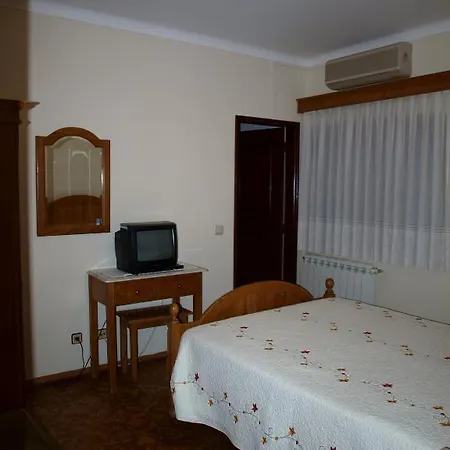 Hotel Residencial Sra. Da Lomba Pinhanços Esterno foto