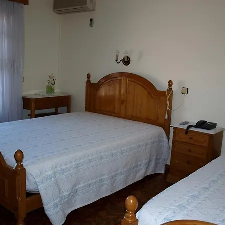 Hotel Residencial Sra. Da Lomba Pinhanços Esterno foto