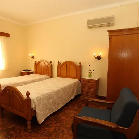 Hotel Residencial Sra. Da Lomba Pinhanços Esterno foto