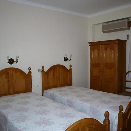 Hotel Residencial Sra. Da Lomba Pinhanços Esterno foto